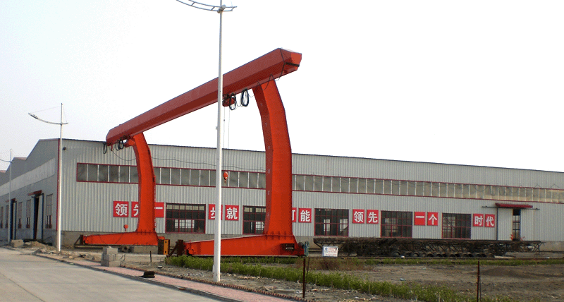 L型門式起重機(jī)
